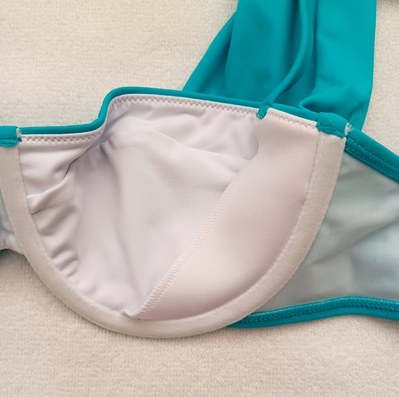 VENUS The Uplift Marilyn Bikini Top, size 34C - Picture 15 of 16